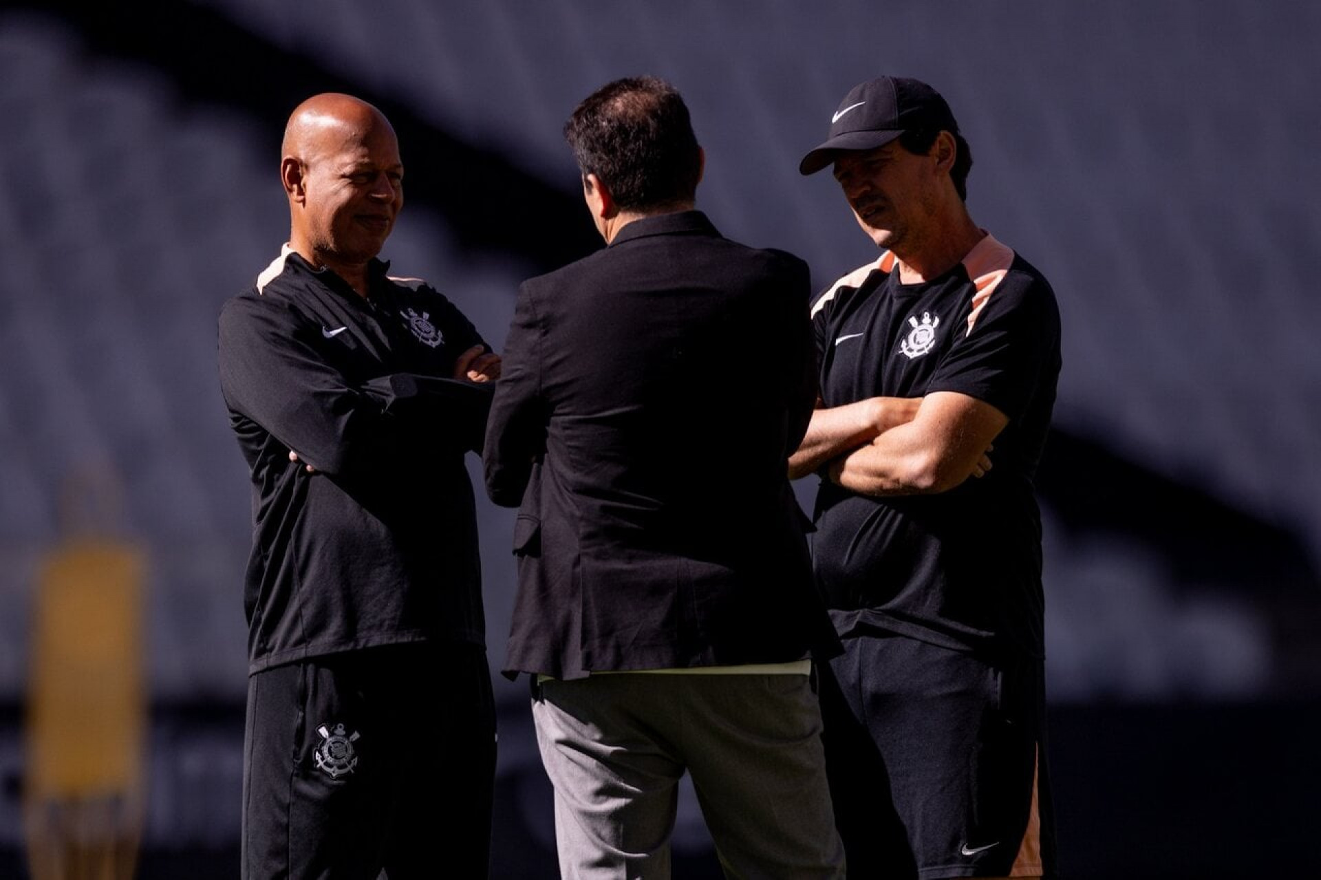 Corinthians testa novo gramado da Neo Qu&iacute;mica antes de duelo com o Remo