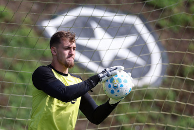 Botafogo encaminha empréstimo de goleiro para clube português