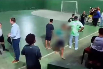 Polícia investiga homem que invadiu quadra armado após jogo de futsal