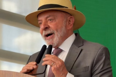 Lula diz que Brasil vive 'revolução' se comparado a governo anterior