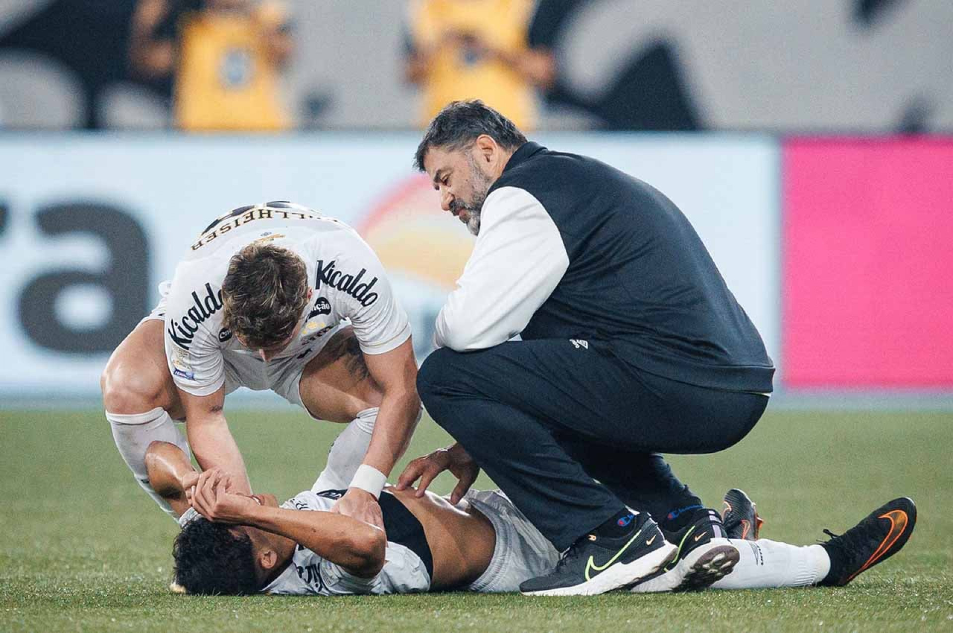 Nova les&atilde;o faz Gustavo Henrique ampliar drama f&iacute;sico no Santos em 2026