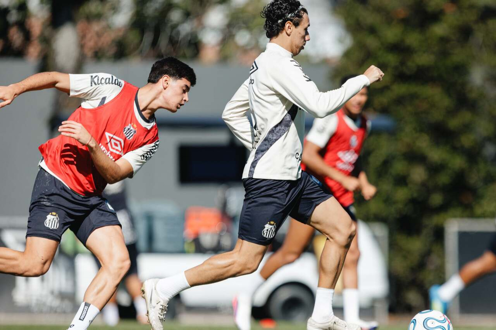 Em meio &agrave; crise, Santos completa tr&ecirc;s meses de atraso dos direitos de imagem