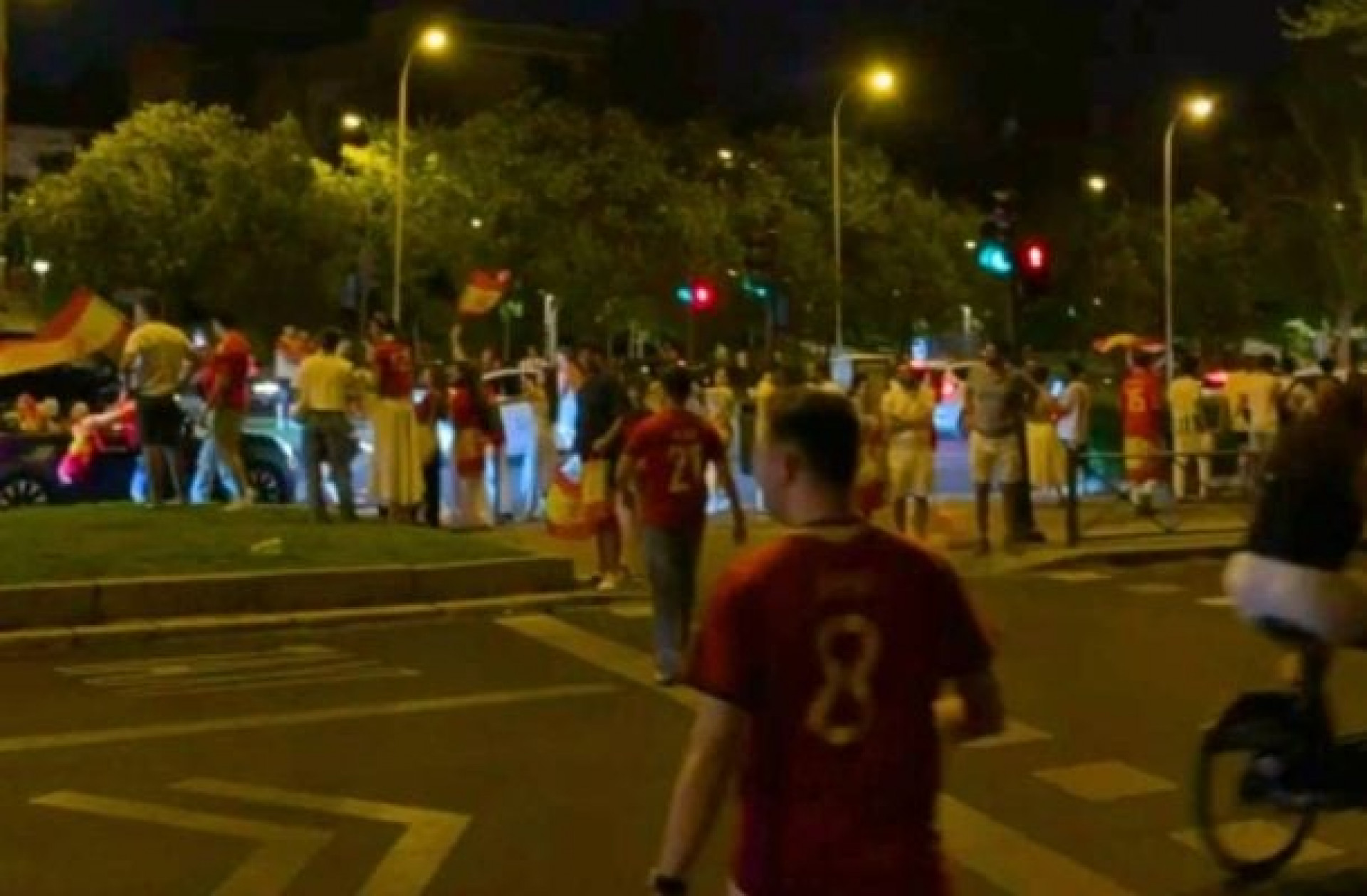 Festa pelo t&iacute;tulo da Espanha acaba em trag&eacute;dia ap&oacute;s desabamento de fonte