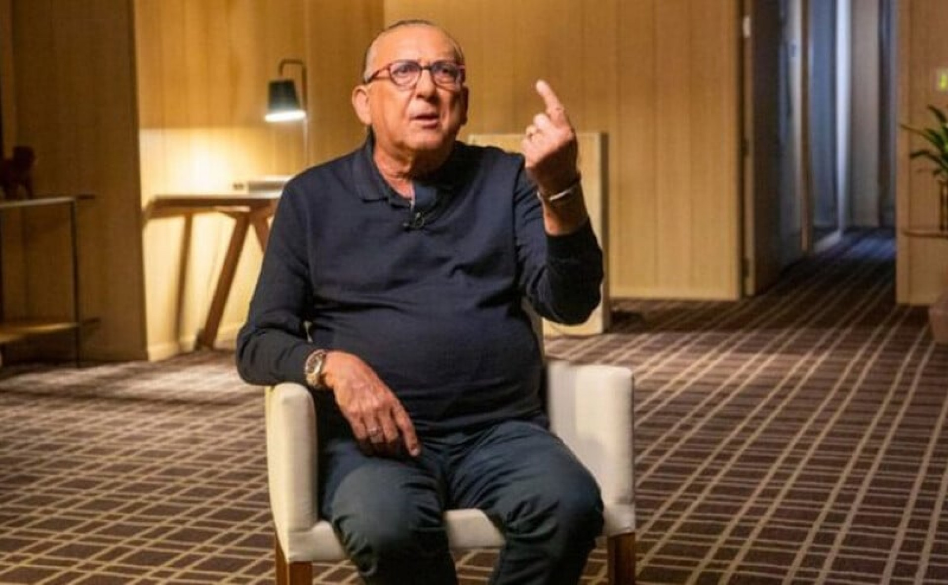 Galv&atilde;o Bueno diz que pode voltar na Copa de 2030: “Vamos deixar isso aberto”