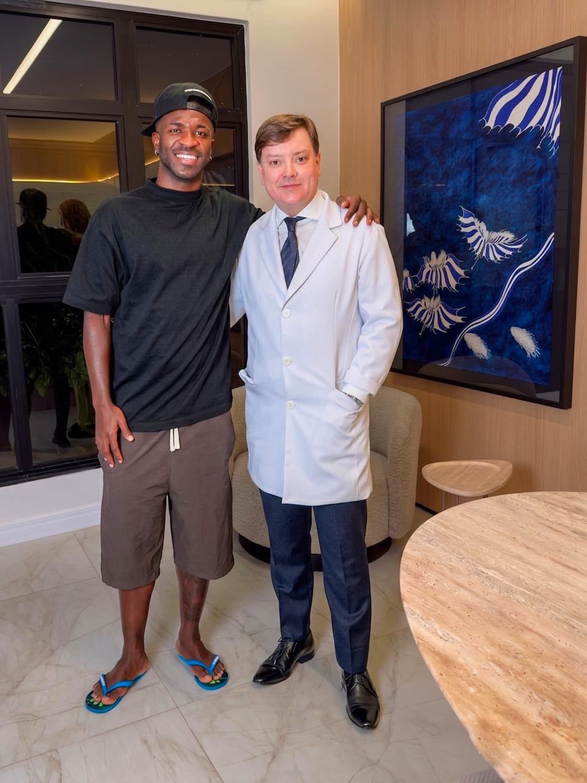 Vini Jr esteve em clínica de dermatologista goiano - Reprodução/instagram