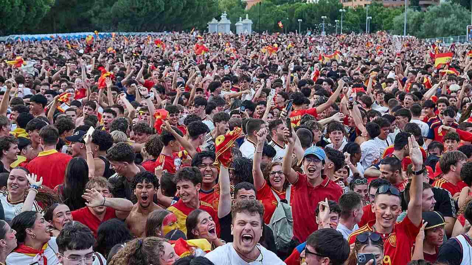 Espanha celebra bicampeonato da Copa com festa hist&oacute;rica nas ruas de Madri