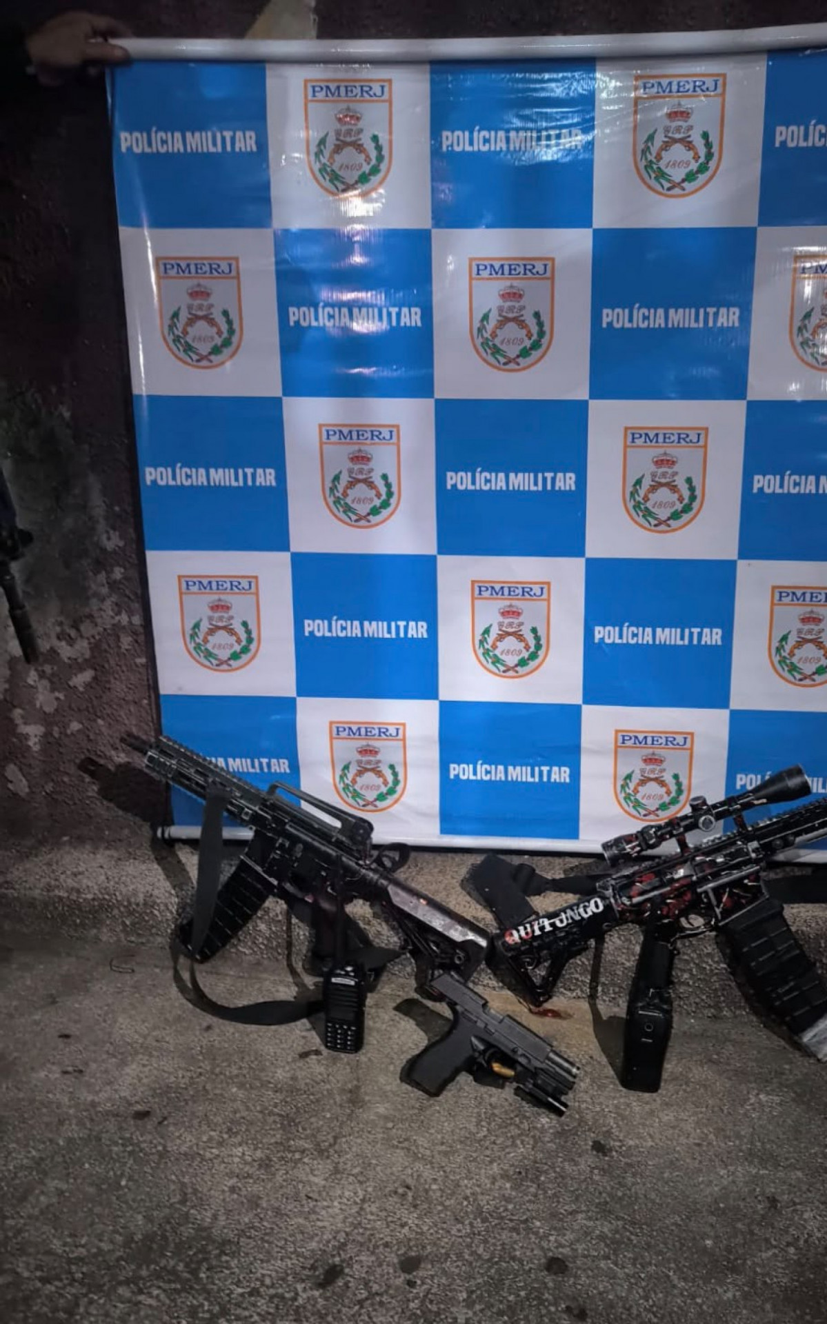 Armas apreendidas pelos policiais militares durante a ação - Divulgação