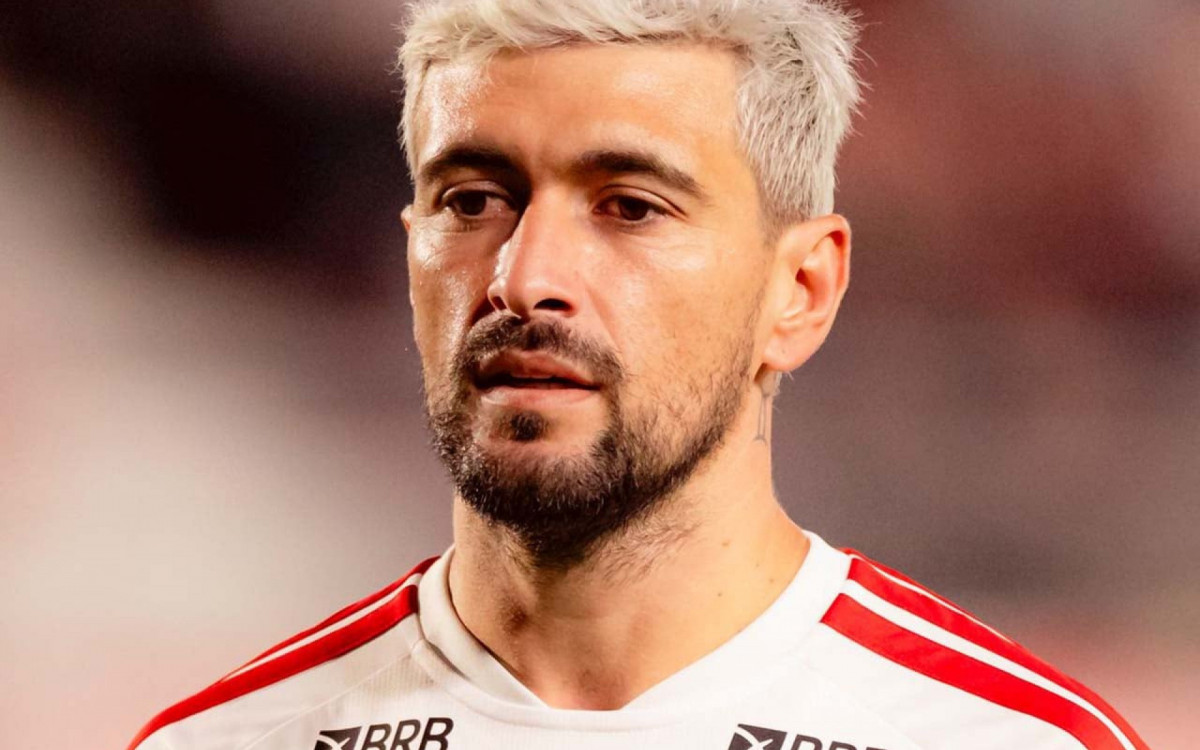 Flamengo divulga relacionados com retorno de Arrascaeta