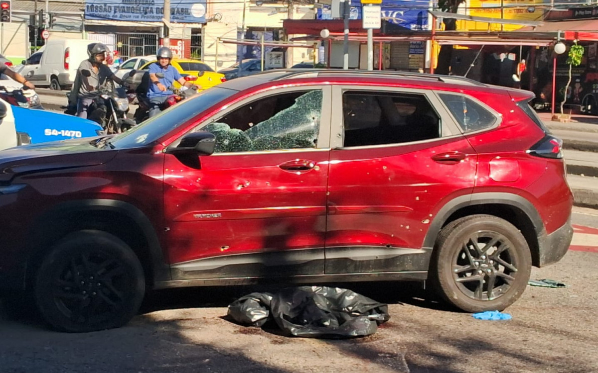 Carro utilizado pelos suspeitos durante a ação