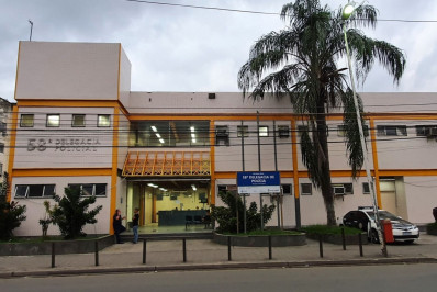 Pai é preso por espancar o próprio filho que defecou e urinou na roupa