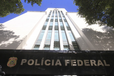 PF realiza operação contra suspeita de fraude em processos migratórios