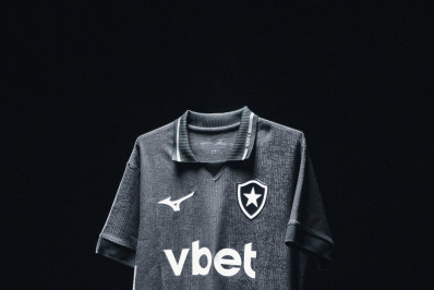 Torcida do Botafogo critica detalhe na camisa nova: 'Faltou ousadia' 