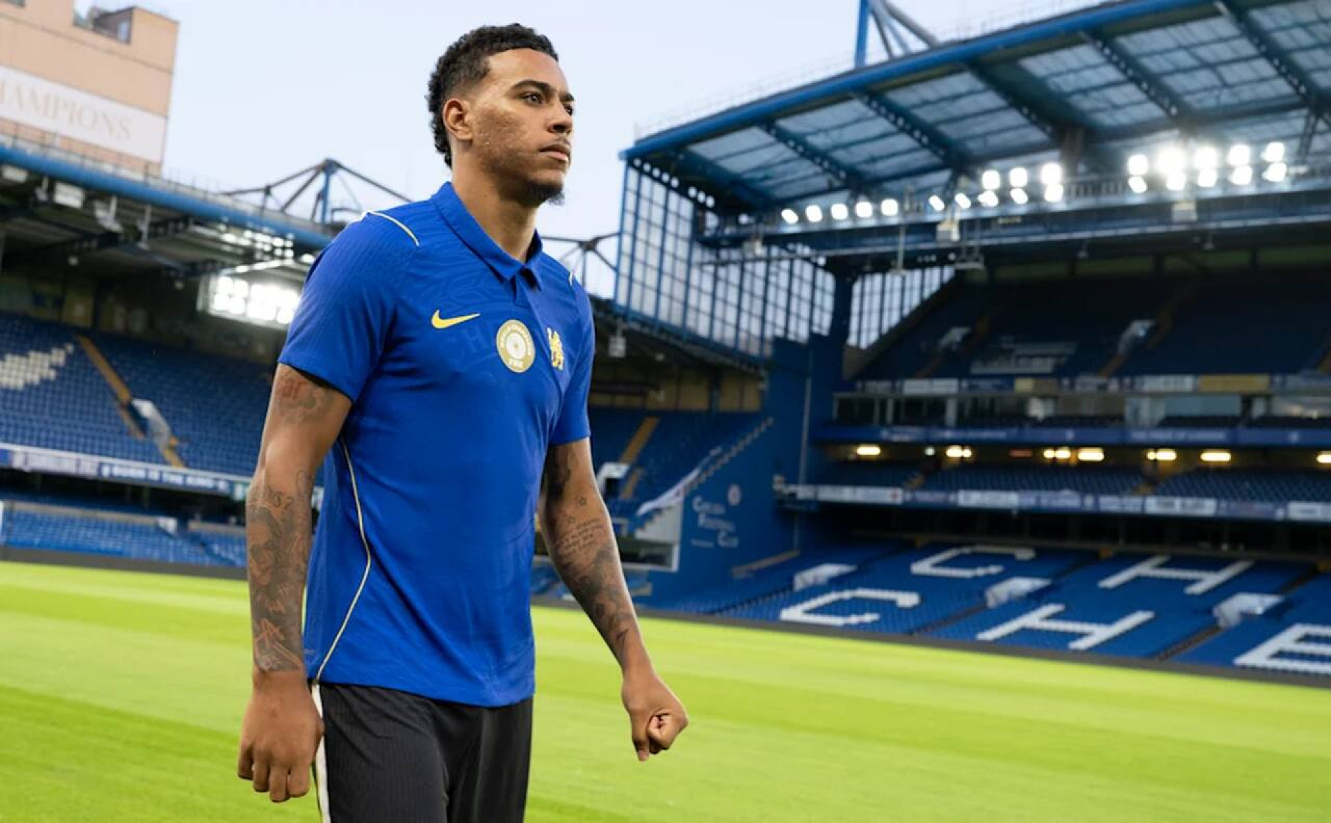 Chelsea anuncia maior contrata&ccedil;&atilde;o de sua hist&oacute;ria
