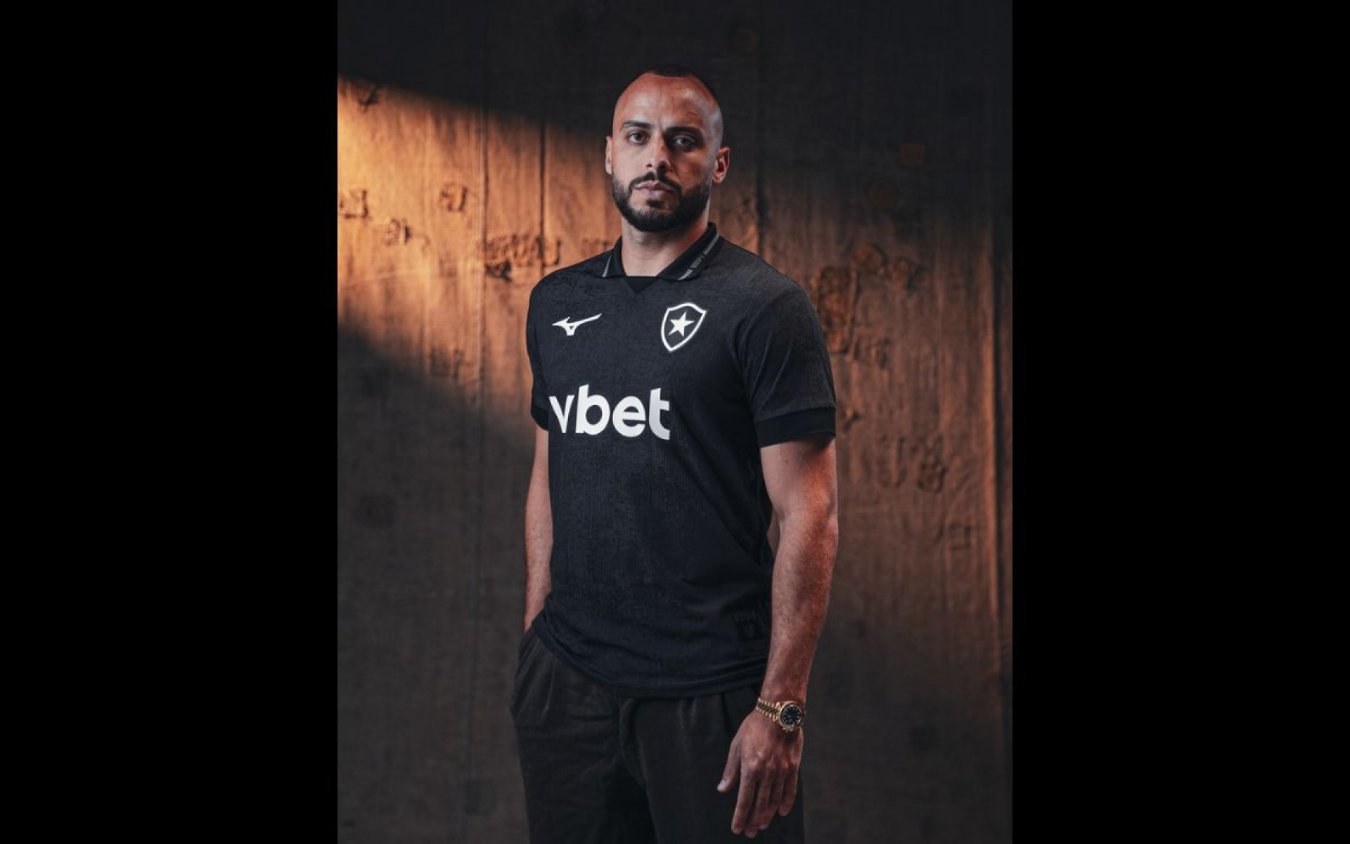 Nova camisa preta do Botafogo, em parceria com a Mizuno - Divulgação / Botafogo