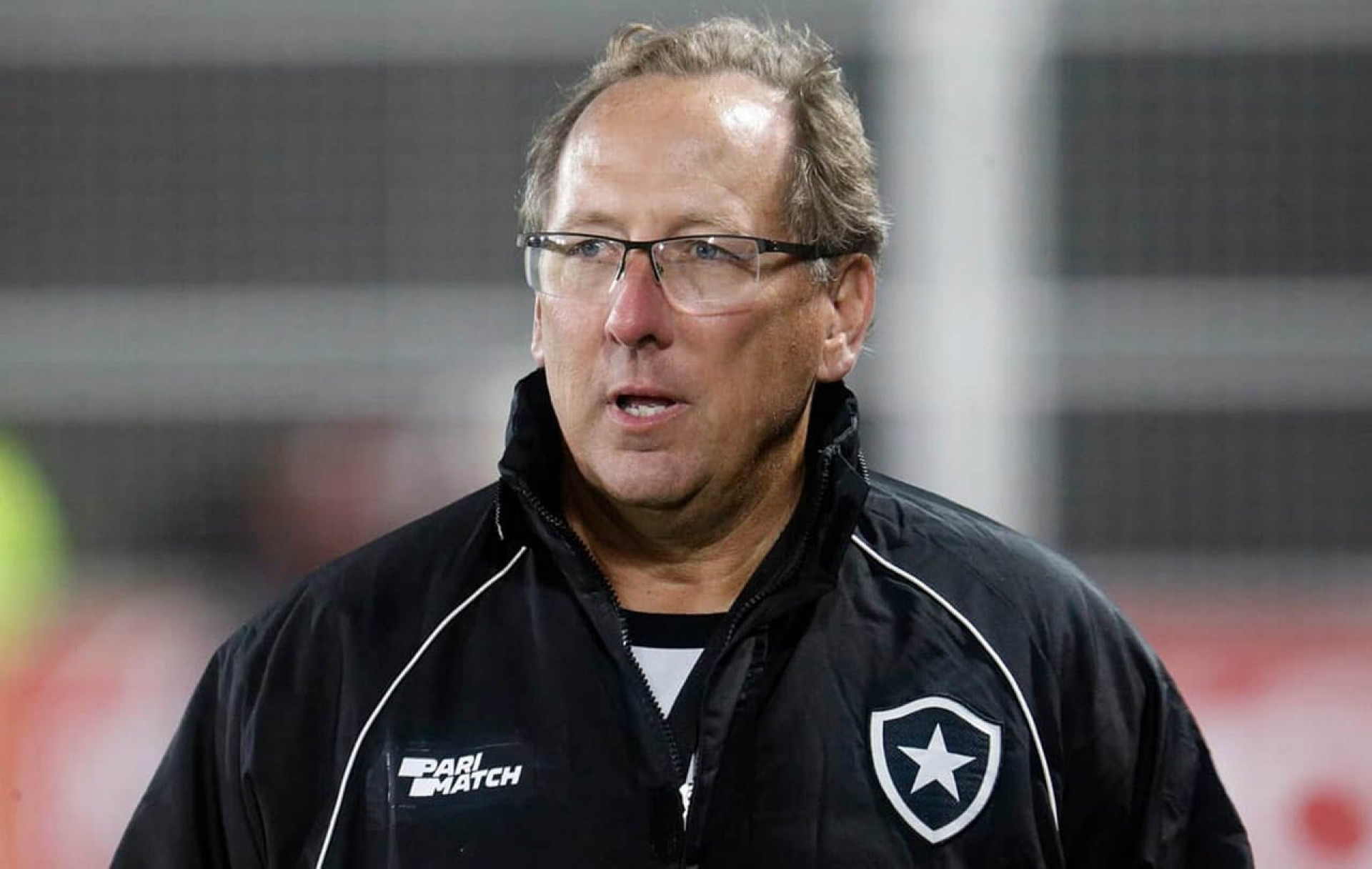Afastado do Botafogo, John Textor aciona dona do Lyon na Justi&ccedil;a e cobra R$ 2 bilh&otilde;es