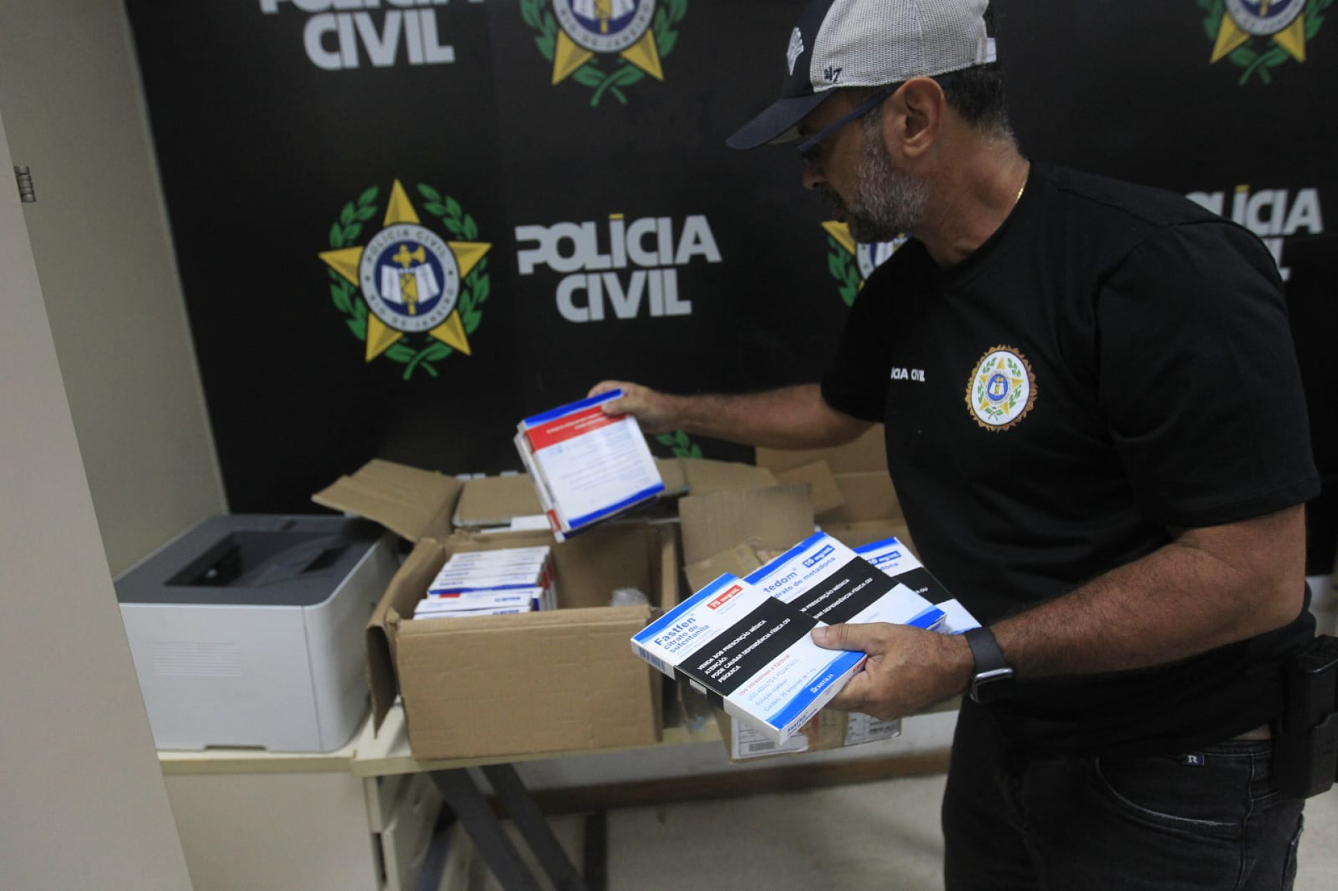 Remédios apreendidos durante a operação foram encaminhados para Cidade da Polícia - Reginaldo Pimenta/Agência O DIA