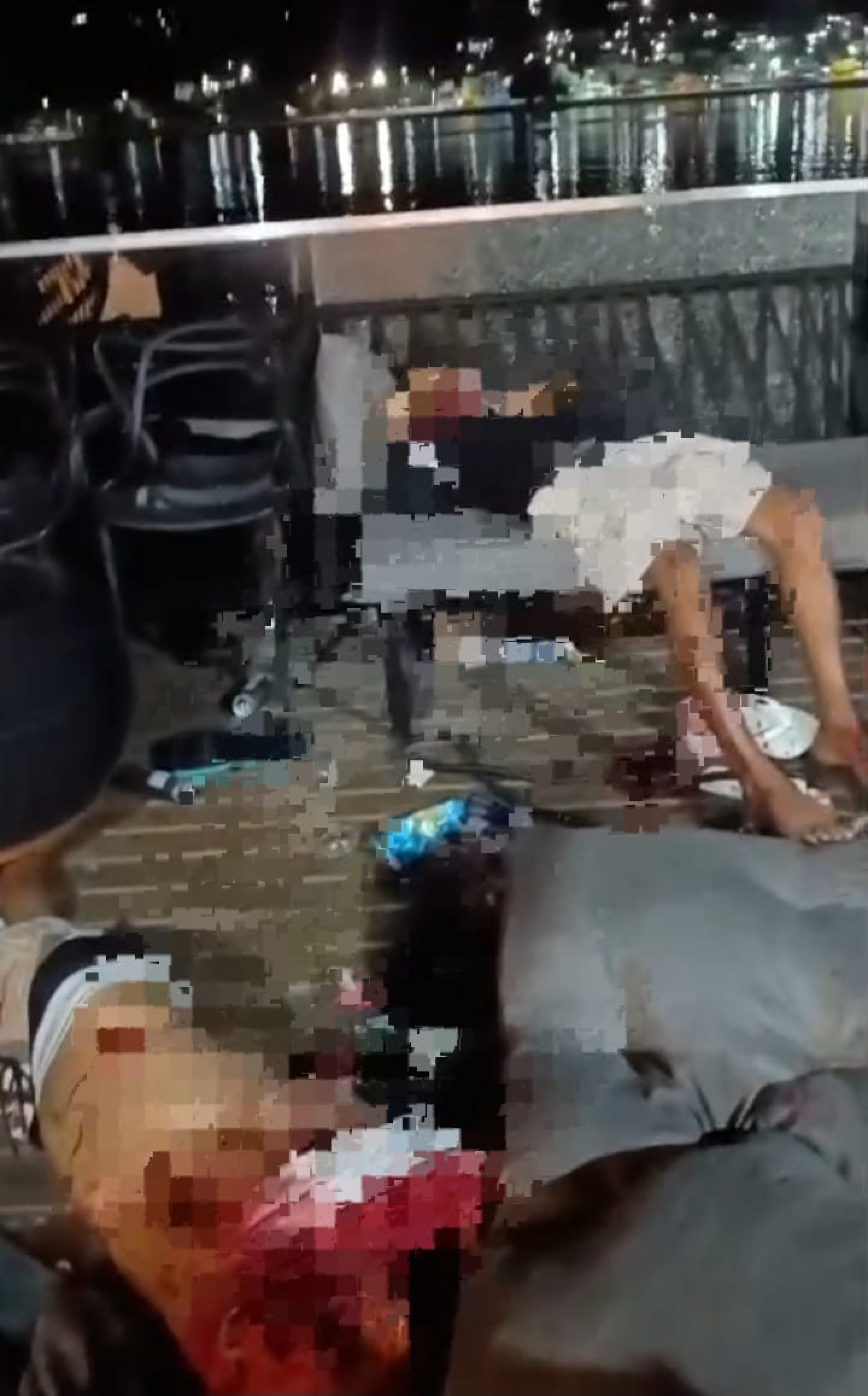 Corpos estavam dentro do imóvel com marcas de disparos por arma de fogo
