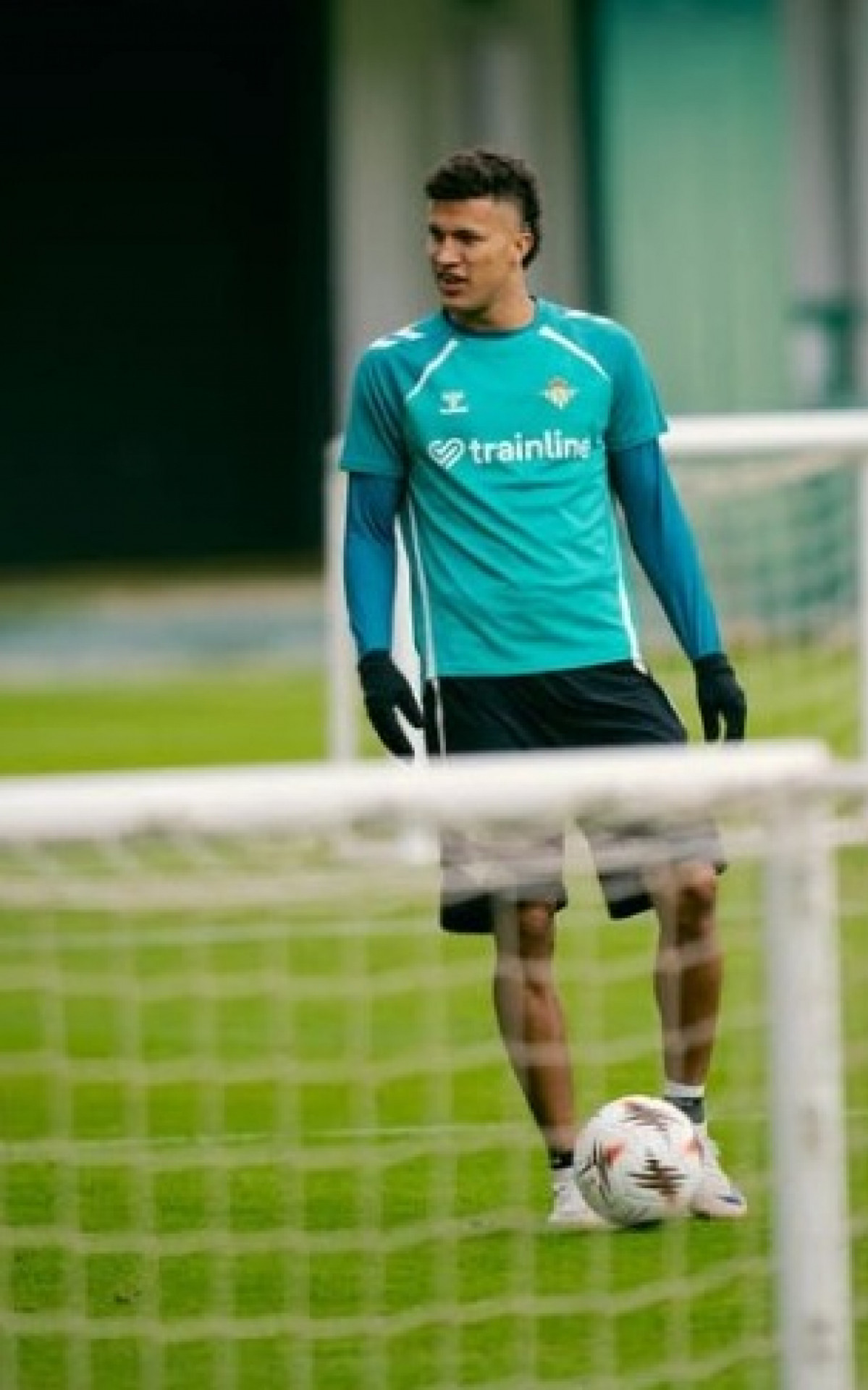 Nelson Deossa em treino do Betis - Divulgação / Real Betis