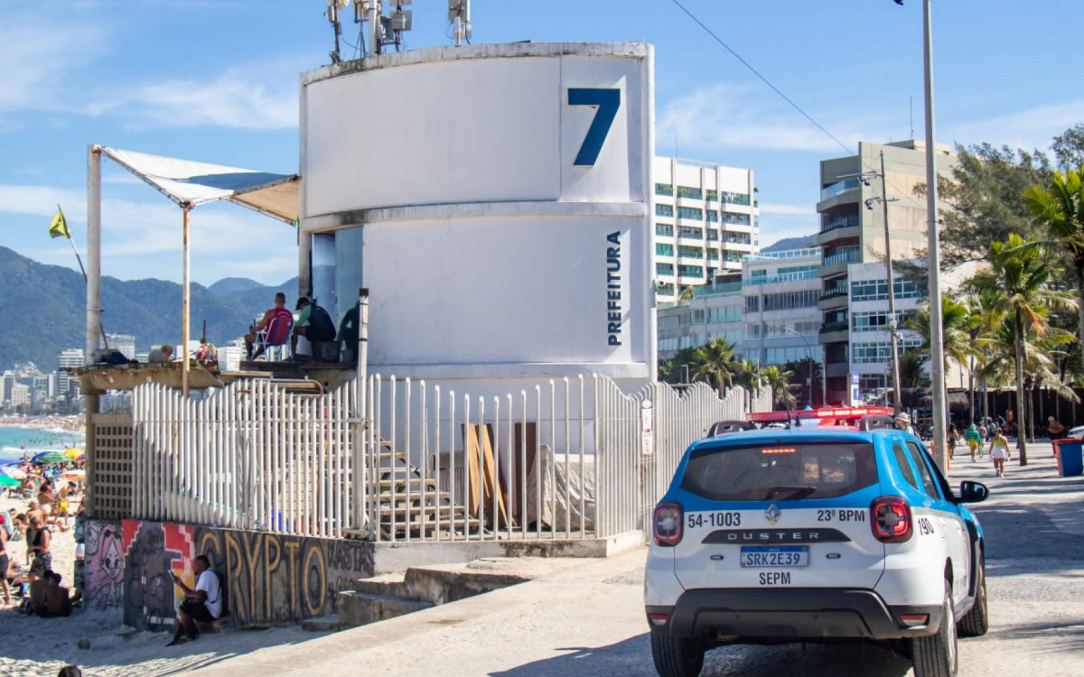 Policiamento reforçado no Arpoador na manhã desta quarta - Érica Martin/Agência O DIA