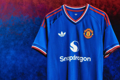 Manchester United lança novo uniforme na cor azul e resgata tradição