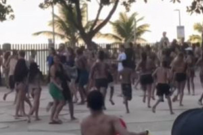 Após tumultos e correria, policiamento é reforçado na orla da Zona Sul