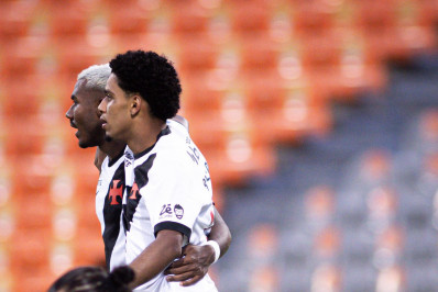 Cuiabano, do Vasco, iguala temporada com mais assistências na carreira