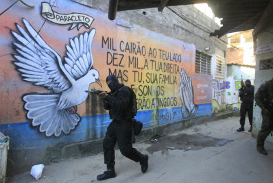 Disputadas por bandidos, áreas são alvos de operação; veja fotos