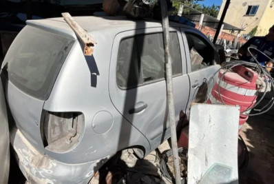 Detran-RJ fecha dois ferros-velhos clandestinos e apreende peças roubadas