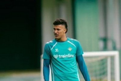 Vasco 'destrava' negociação com Betis e Doessa fica perto de acerto
