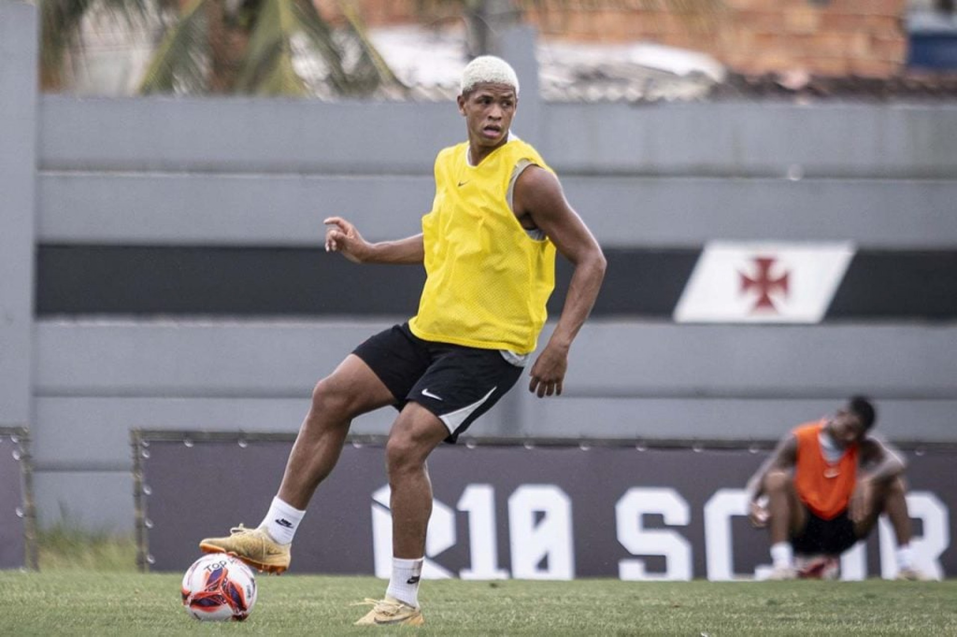 Vasco recebe sondagem de clube italiano por Cauan Barros