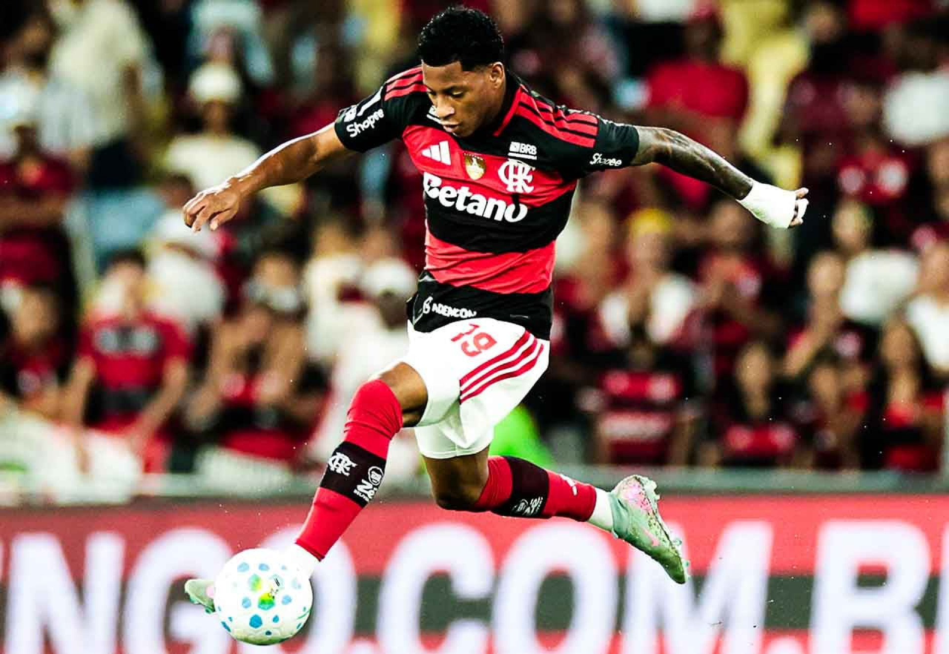 Plata preocupa Flamengo ap&oacute;s sair lesionado contra a Chape