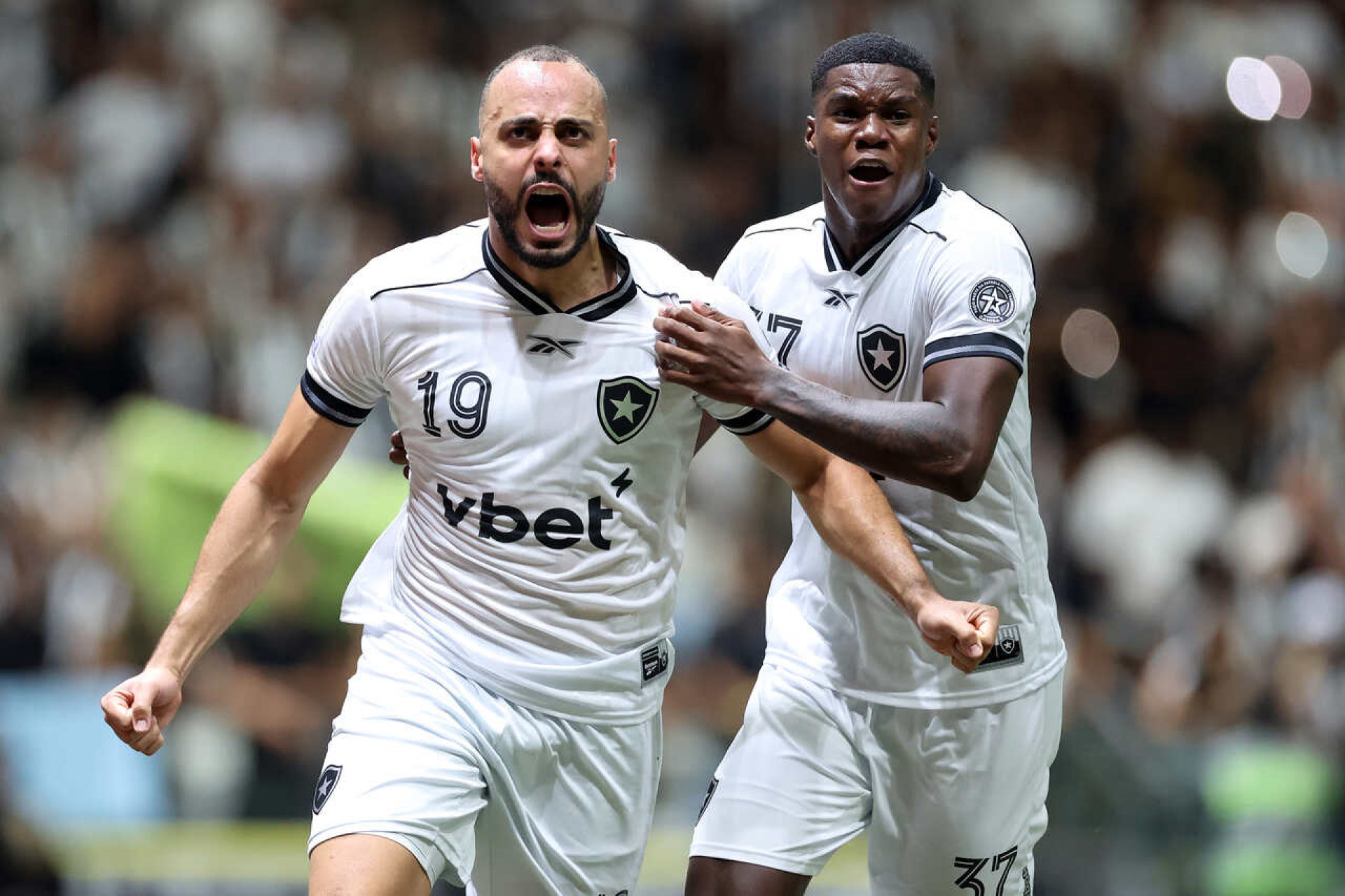 Franclim Carvalho escala Botafogo com retornos e estreia