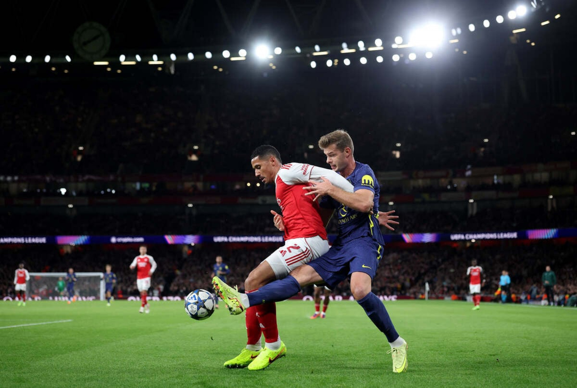 Arsenal confirma les&atilde;o de Saliba por “longo per&iacute;odo”