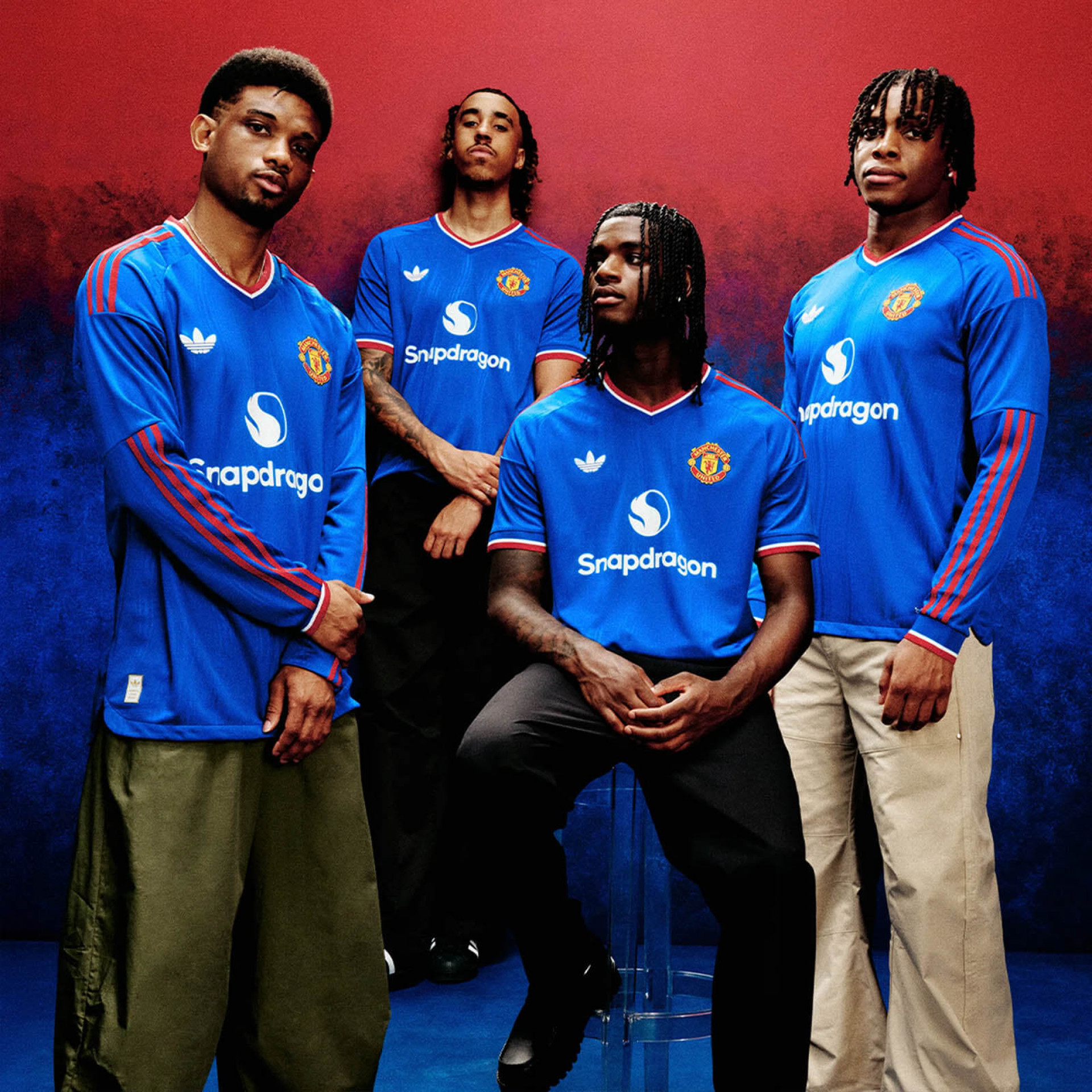 Manchester United lançou nova segunda camisa para a temporada 2026/27 - Divulgação/Manchester United