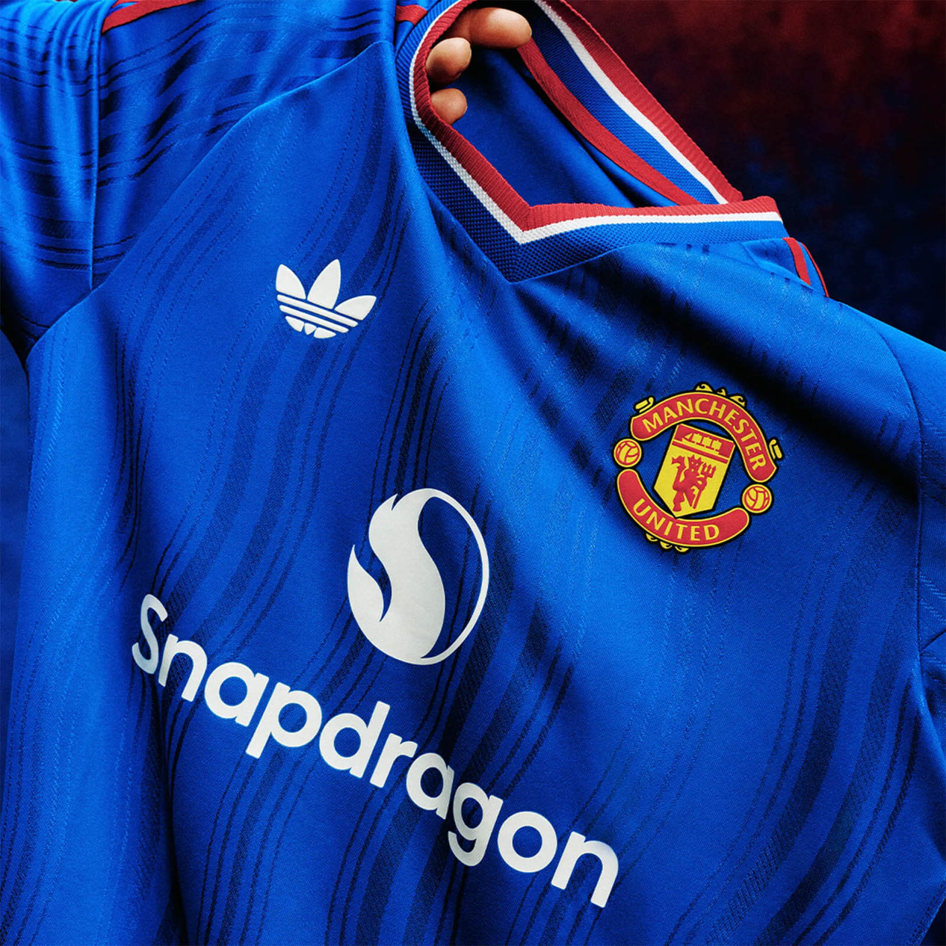 Manchester United lançou nova segunda camisa para a temporada 2026/27 - Divulgação/Manchester United