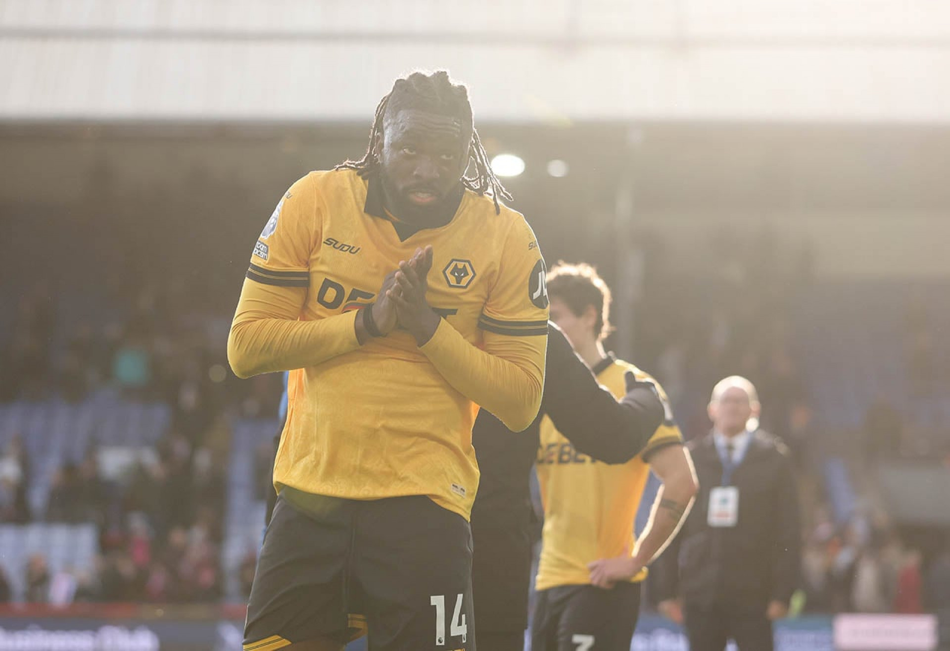 Jogador impede treino do time e for&ccedil;a sa&iacute;da do Wolverhampton