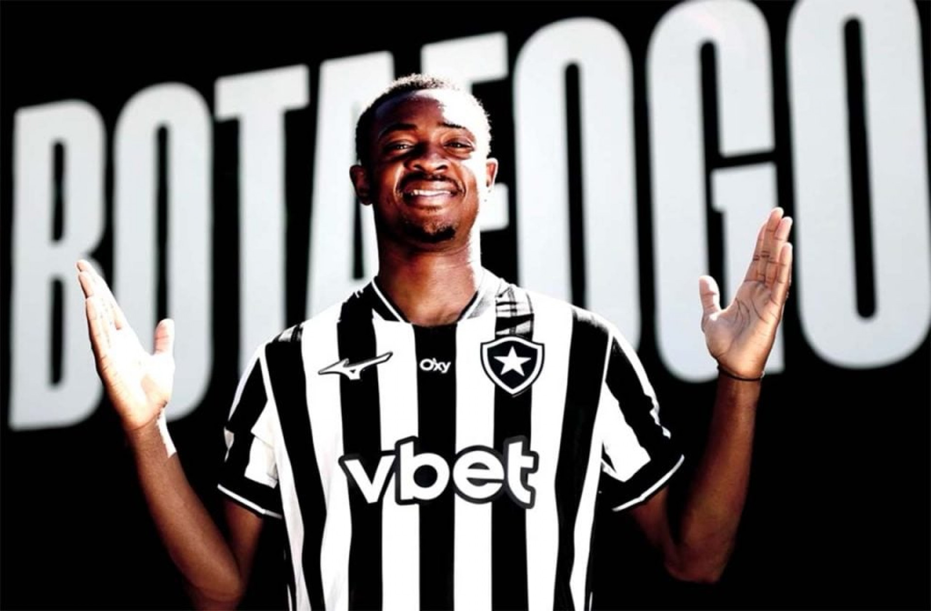 Botafogo anuncia contrata&ccedil;&atilde;o do volante Domingos Andrade
