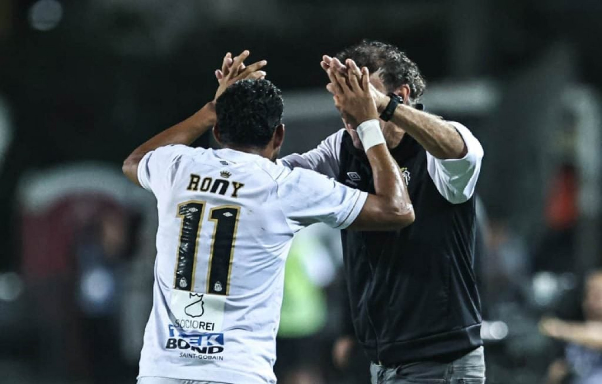Goleada ajuda jogadores do Santos a encerrarem jejuns na temporada