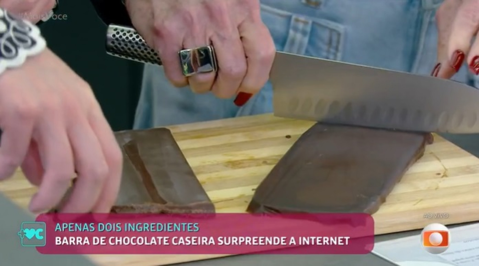 Ana Maria Braga ensinou receita de barra de chocolate  com óleo de coco e cacau em pó - Reprodução de vídeo