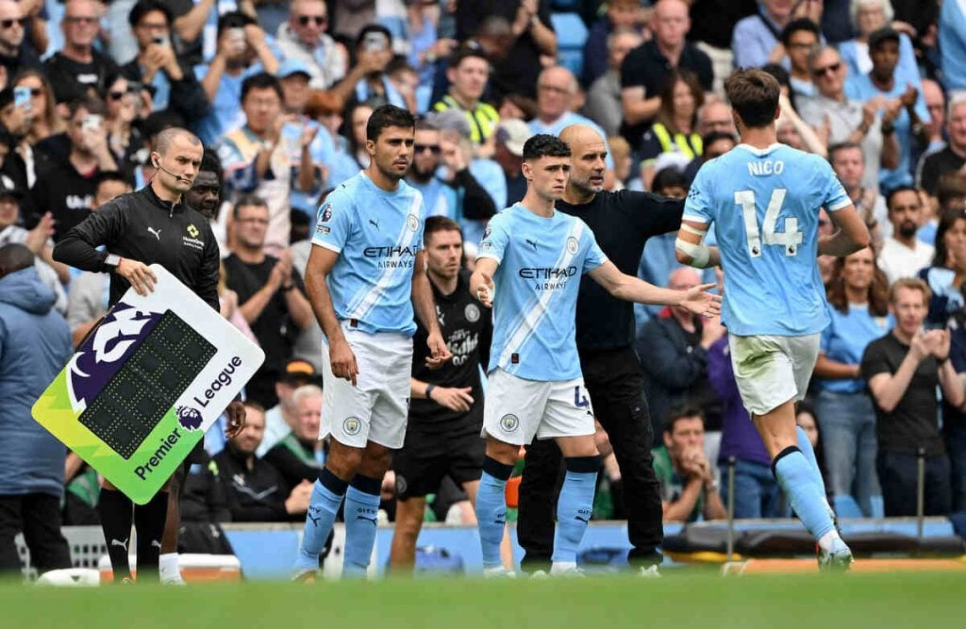 Manchester City renova com Phil Foden at&eacute; 2030