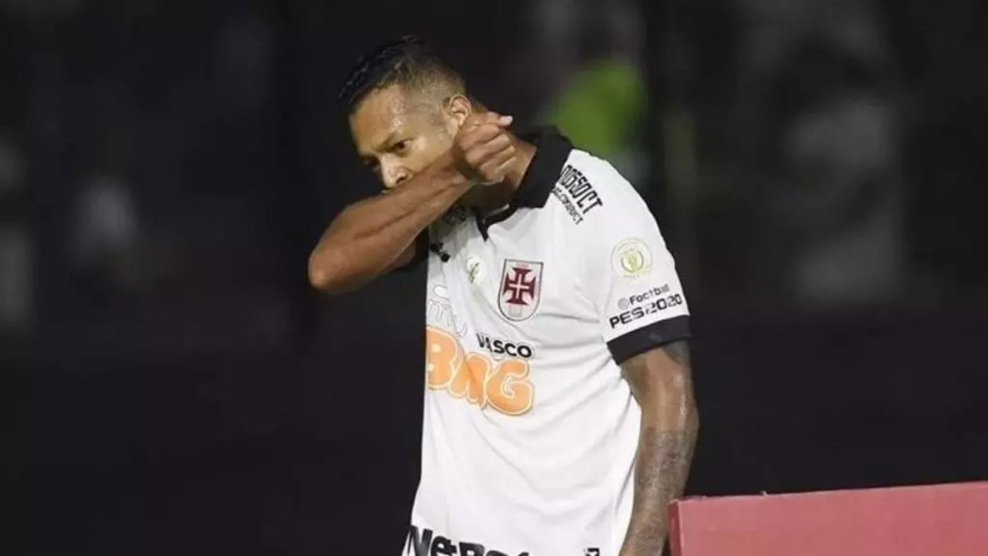 Guar&iacute;n visita concentra&ccedil;&atilde;o do Vasco, na Col&ocirc;mbia, antes de duelo pela Sul-Americana