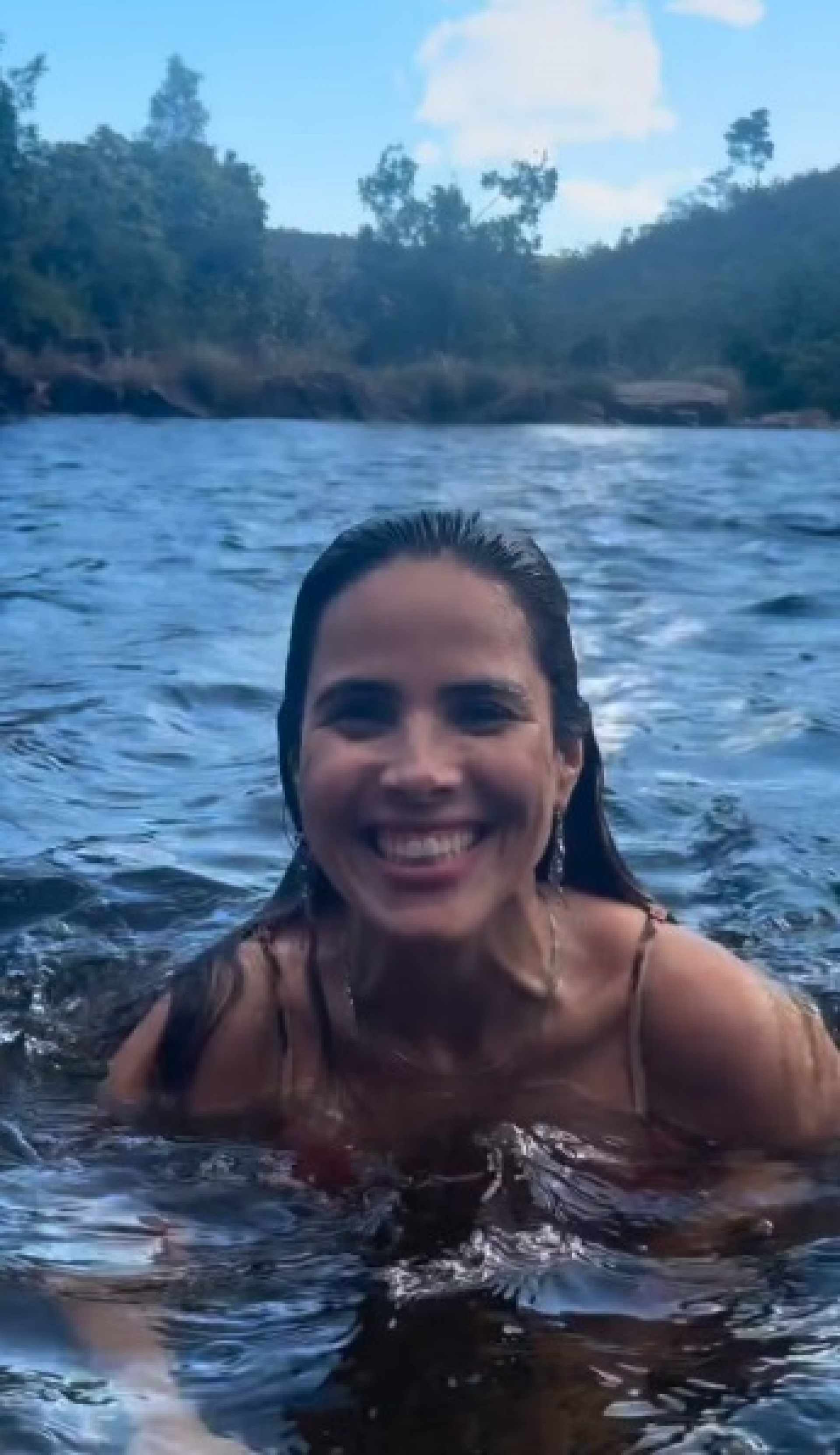 Wanessa Camargo curte passeio com Bruno Bevan em cachoeira - Reprodução Instagram