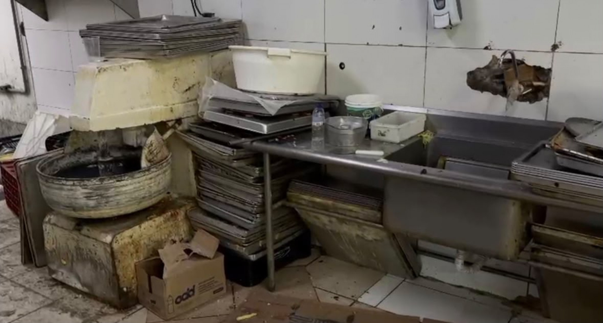 Procon interditou a &aacute;rea de produ&ccedil;&atilde;o e manipula&ccedil;&atilde;o de alimentos