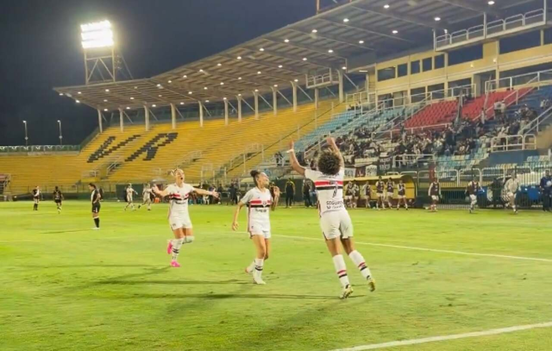 S&atilde;o Paulo vence Vasco e vai &agrave;s quartas na Copa do Brasil Feminina