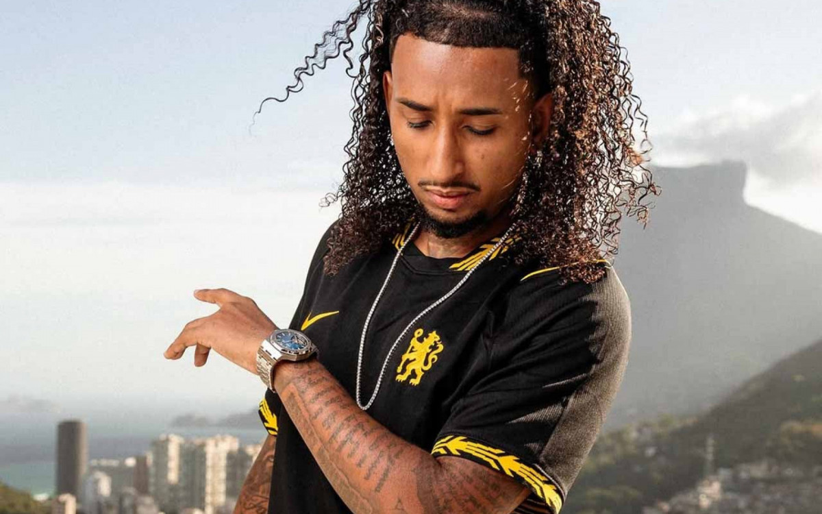 Chelsea leva campanha ao Rio e lan&ccedil;a nova camisa com MC Cabelinho e MD Chefe