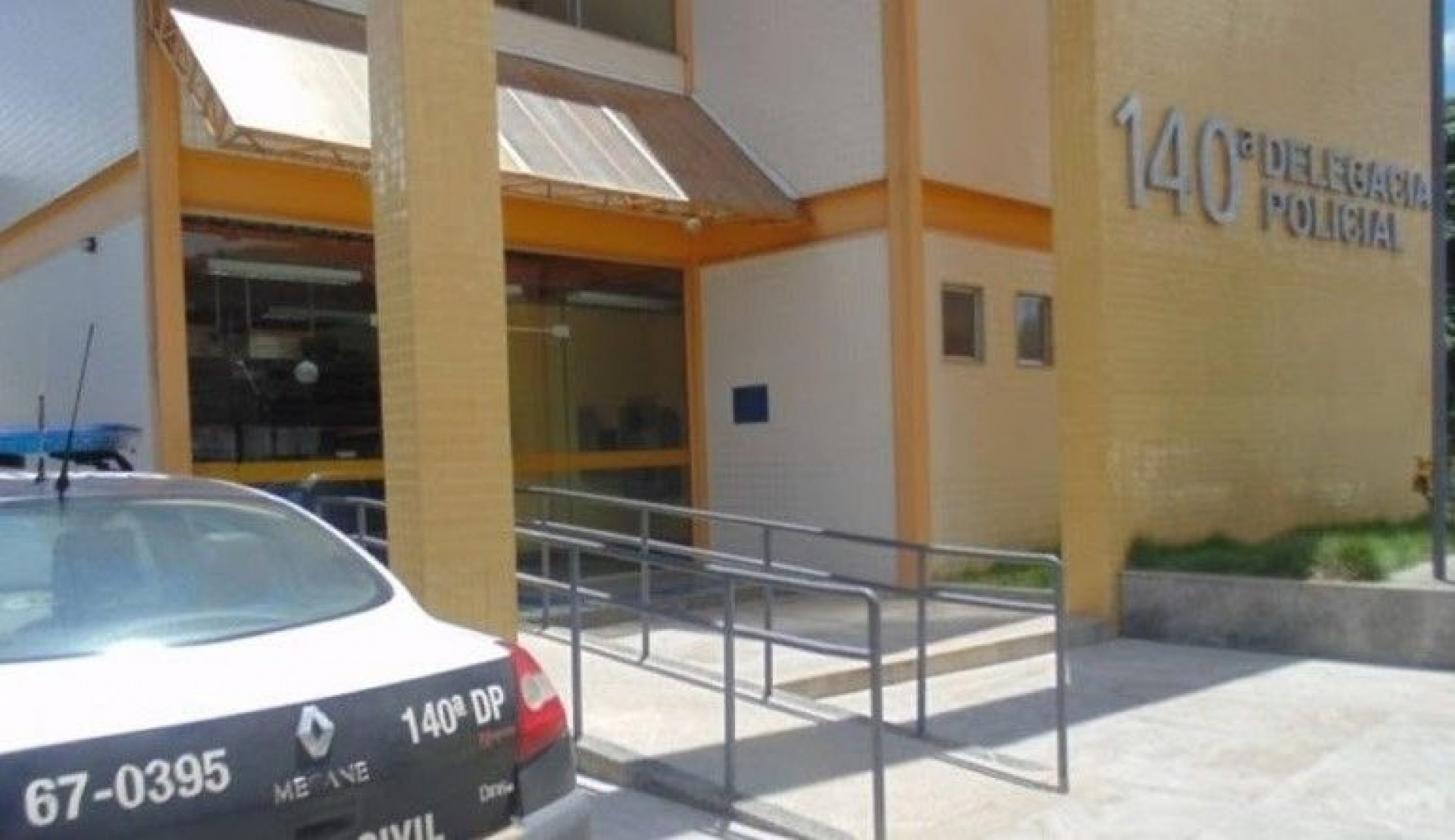 Ação terminou com um homem preso, além da apreensão de armas e explosivos - Divulgação PCRJ