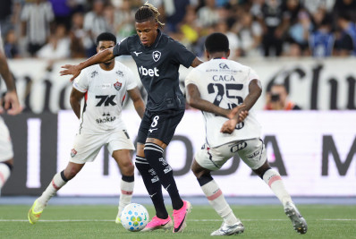 Danilo chega a 13 jogos no Brasileiro, e Botafogo provoca Palmeiras