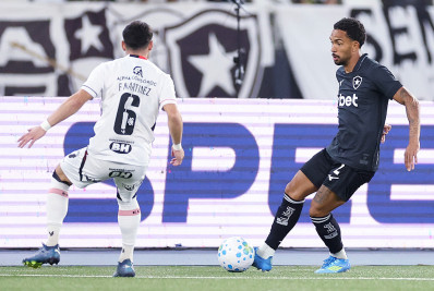 Botafogo empilha chances, mas fica no empate sem gols com o Vitória