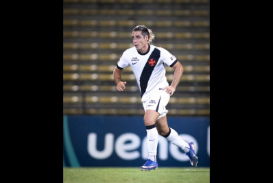 Com gol na Sul-Americana, Spinelli assume artilharia do Vasco no ano
