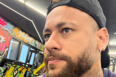 Neymar responde às críticas após participar de torneio de pôquer